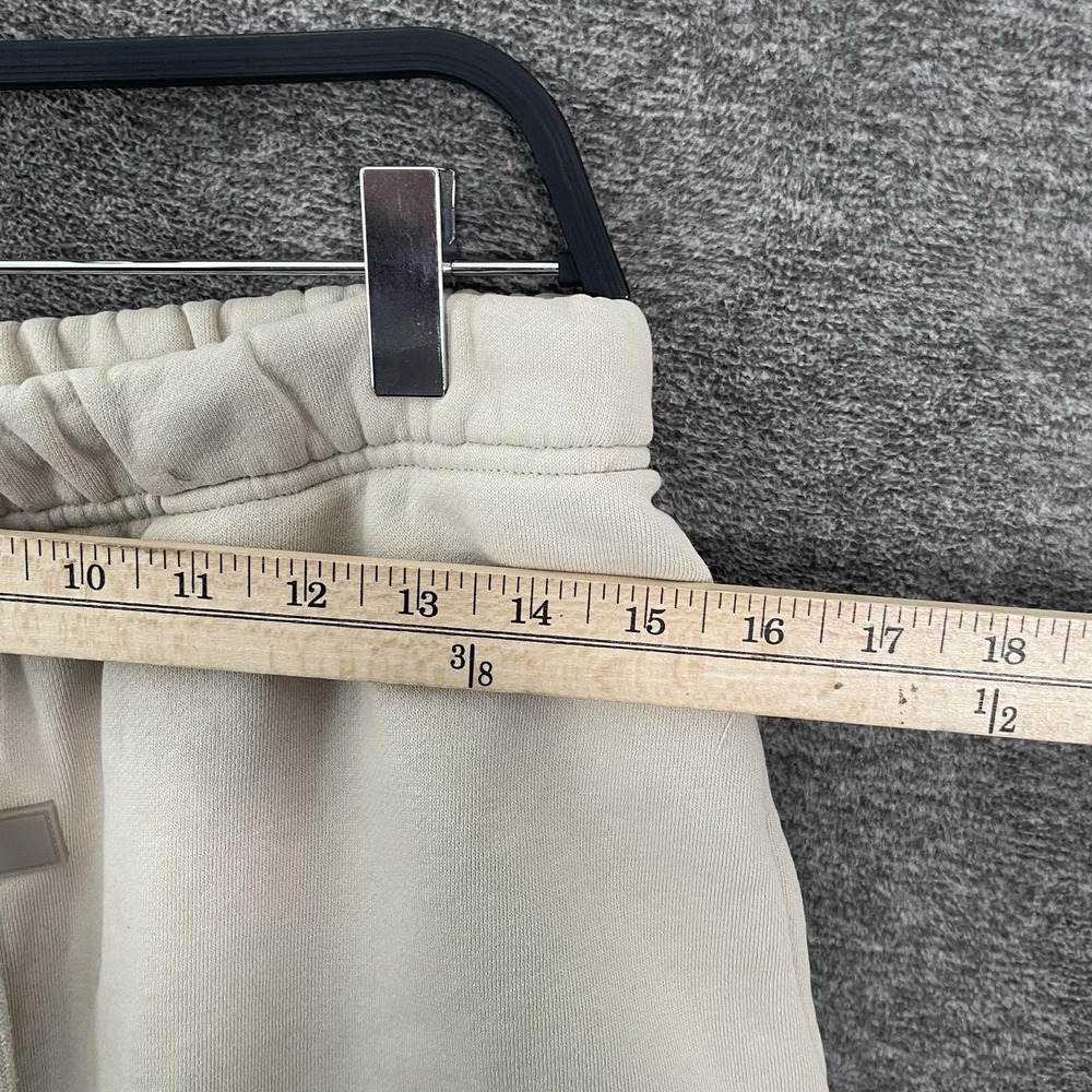 Fear Of God Essentials Sweat Shorts Mens Medium Beige Fleece 5 Inseam Casual - Picture 6 of 12